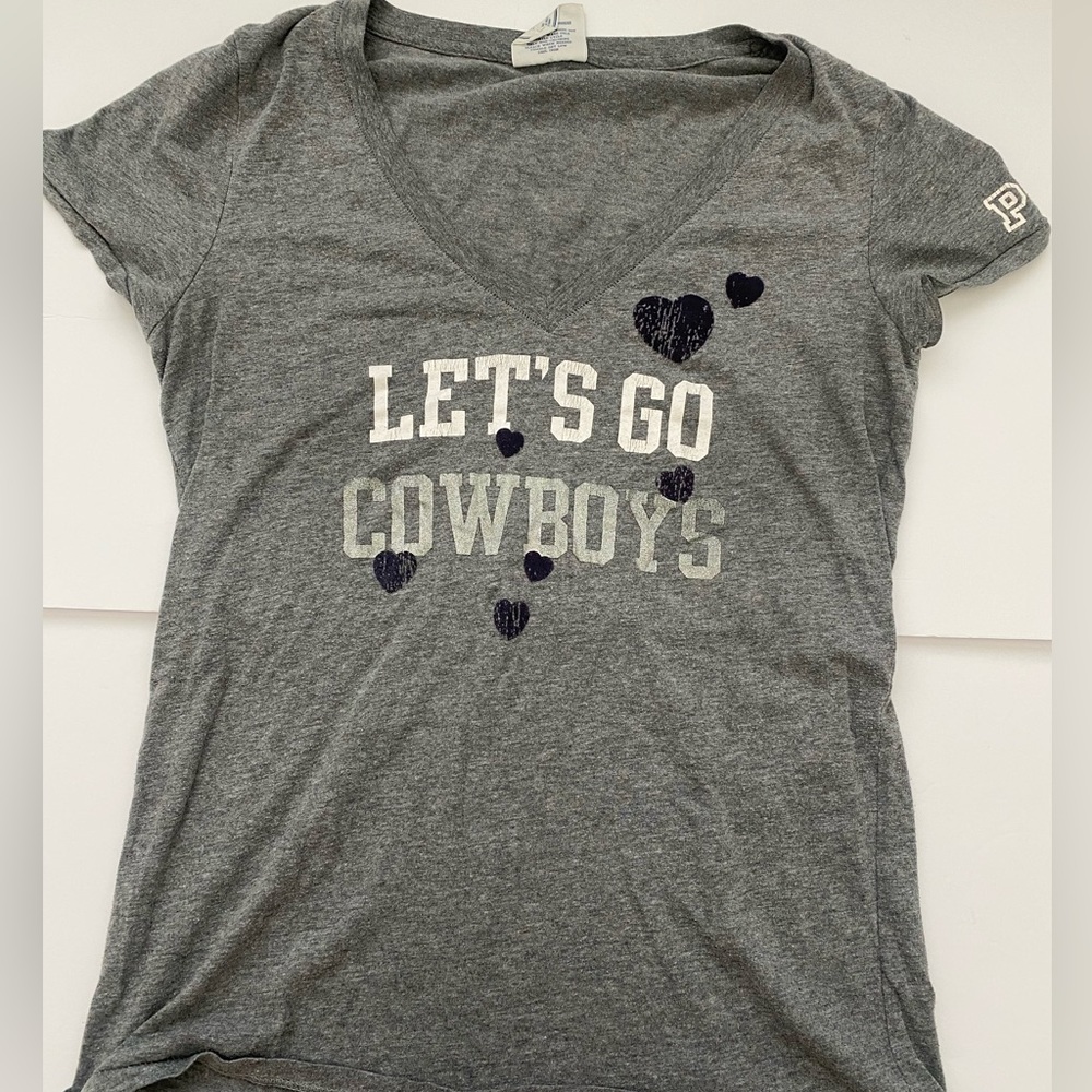2010 Victoria’s Secret gray Dallas Cowboys v-neck graphic tee